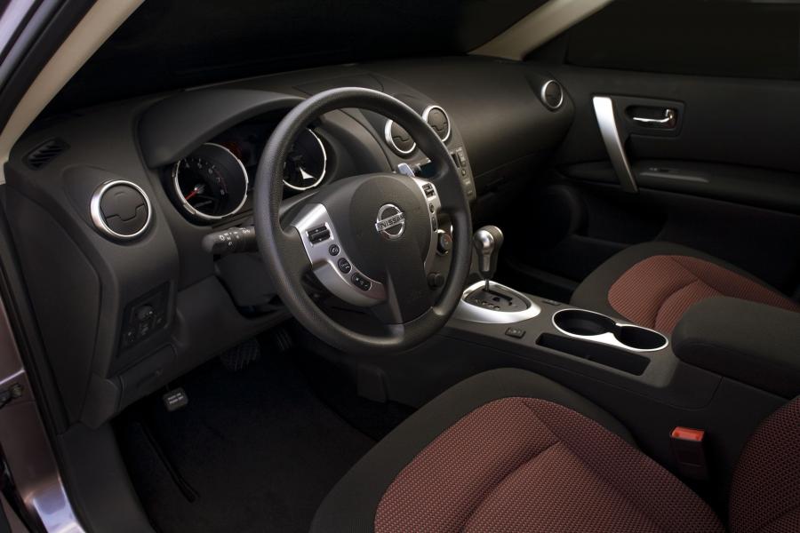 Интерьер Nissan Rogue 2007 года  (фото 18 из 34)